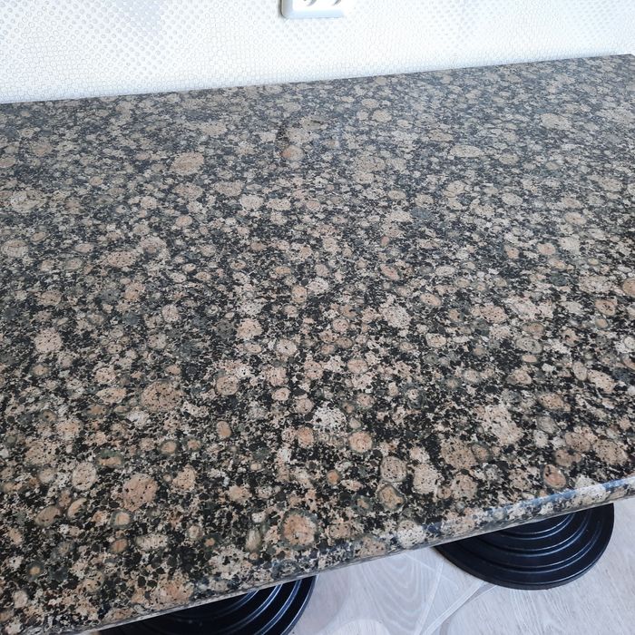 Продаются  столы