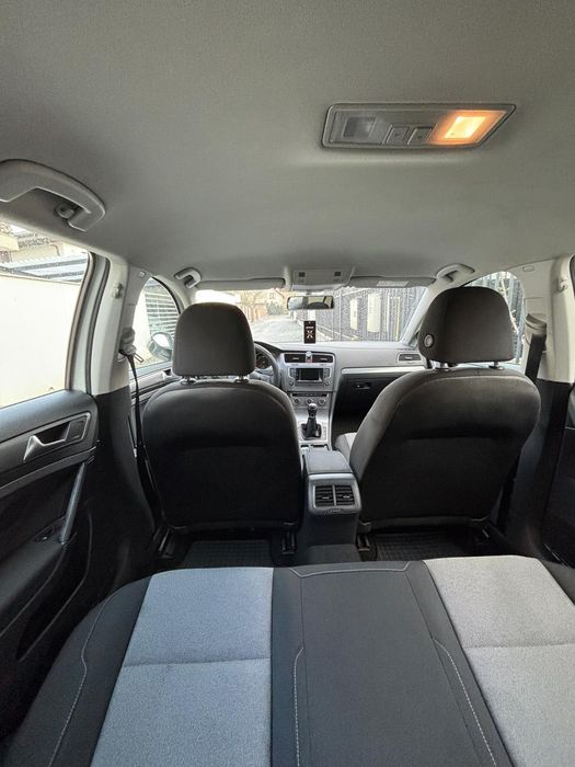 Vând Volkswagen Golf VII 2015 1.6 TDI Trendline - BlueMotion , Euro 6, Consum foarte mic