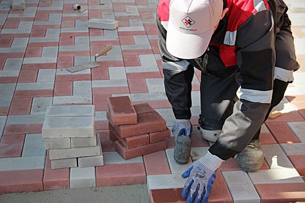 Укладка тротуарный плитки.гранит  брусчатки,заливаем стяжку
