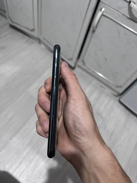 Продаю Iphone 11 pro