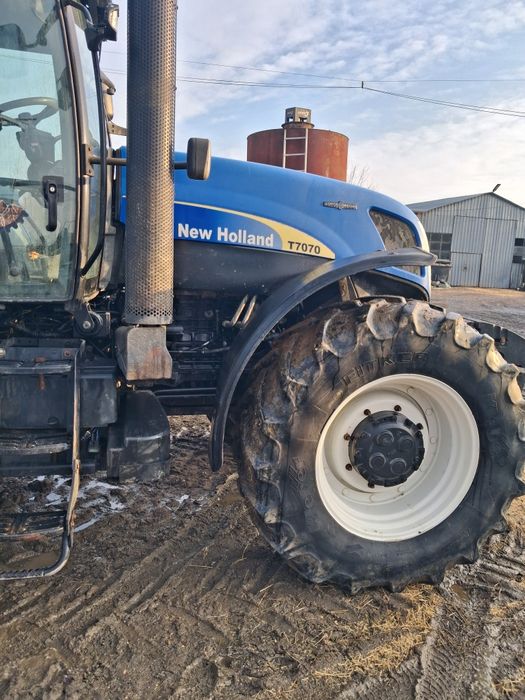 Tractor new holland T 7070