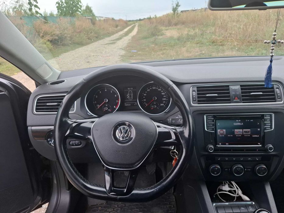 VOLKSWAGEN Jetta 2018 — imagine 3