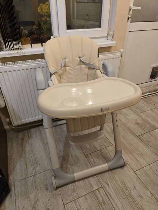 CANGAROO Стол за хранене I EAT БЕЖОВ