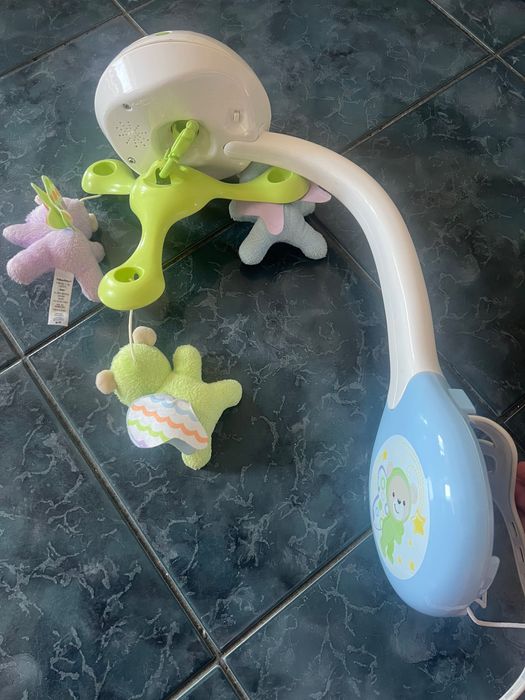 Въртележка fisher price с дефект