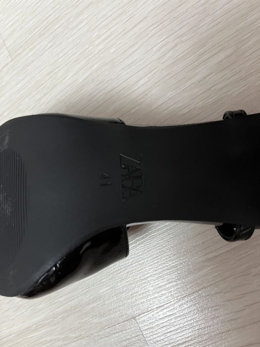 Туфли Zara новые 41 размер