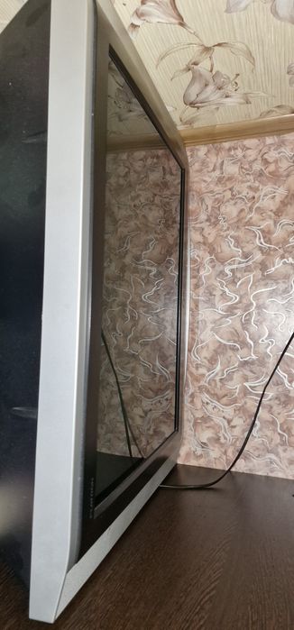 Отдам телевизор за шоколадку