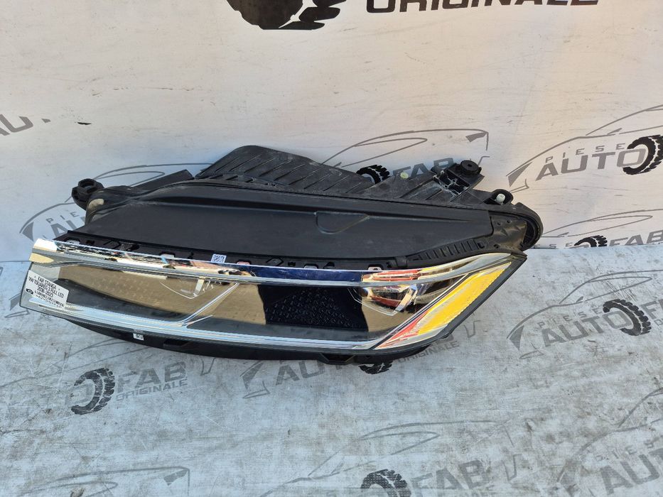 Far stanga Volkswagen Touareg 3 Full LED 761941035B an 2018-2019-2020-