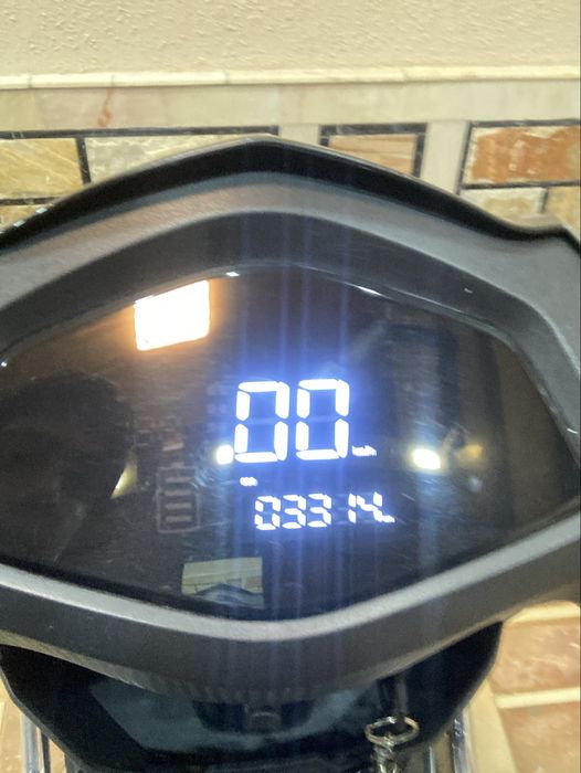 Elektira skuter tezligi baland