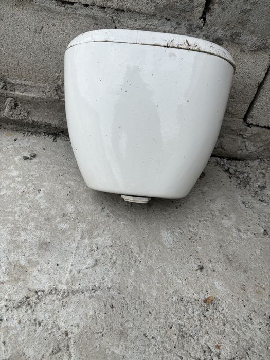 Унитаздың қақпағы сатылады