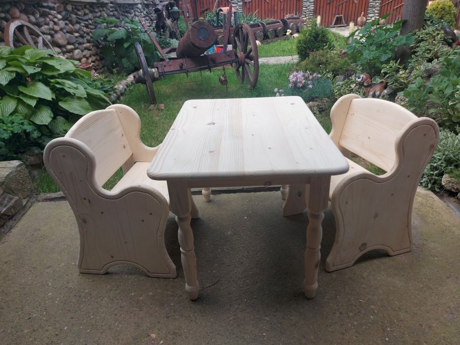 Етажерка от дърво,масичка, детско  столче.