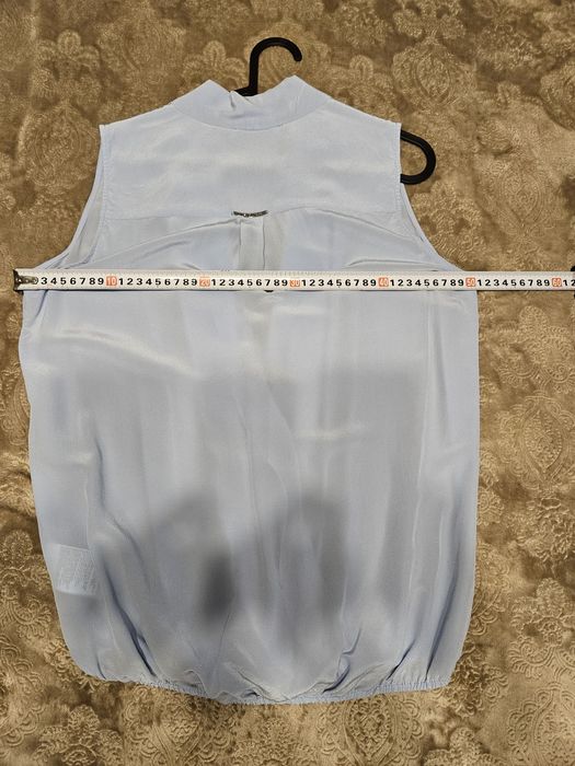 Liu.Joe копринен светлосин потник р-р L/44. Като нов. Обличан веднъж.