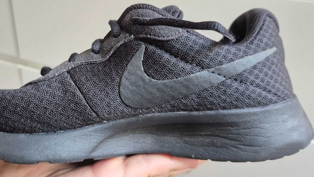 Черни унисекс маратонки Nike (номер 40) - Отлично състояние