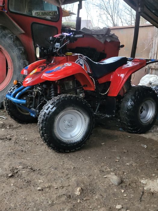 Vand atv de 250cc sau schimb