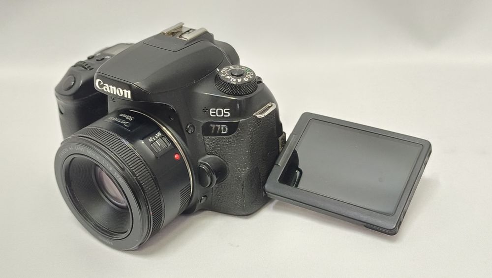 Продаю canon 77 d