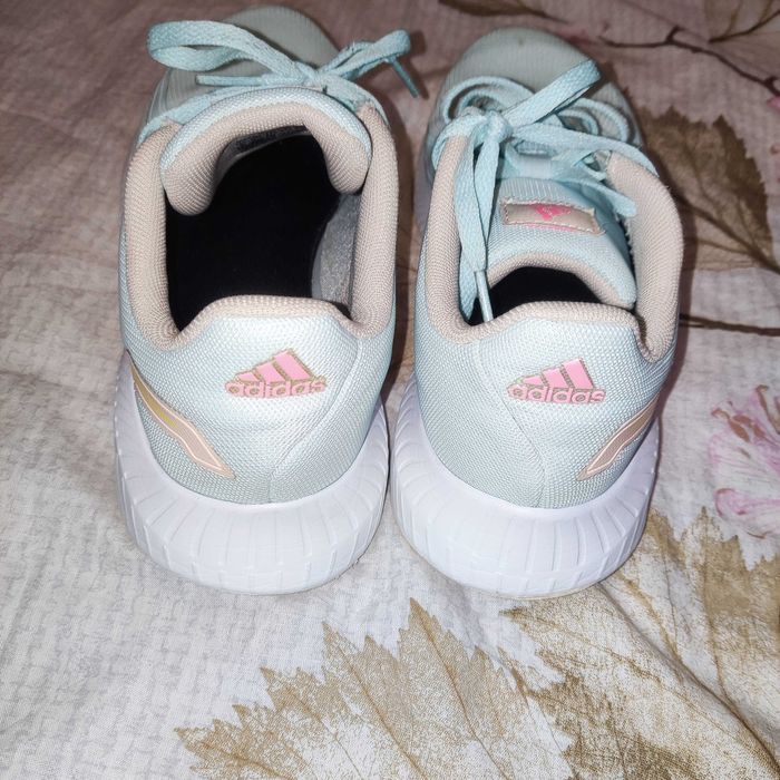 Маратонки Adidas Runfalcon 37.1/3 
23 - 23.5 см. стелка