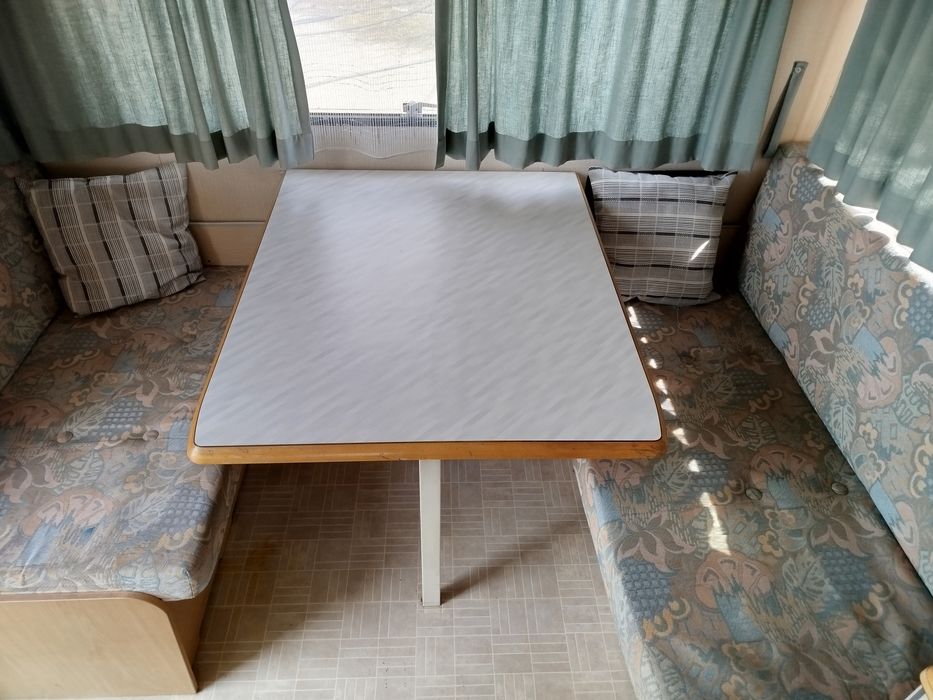 Продавам Каравана  Шато