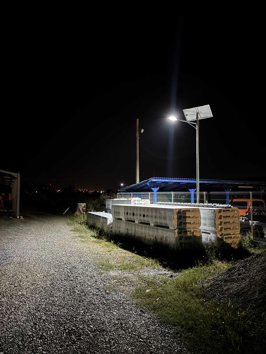 Stalp de iluminat 6 metri, cu panou solar ( nu necesita curent)