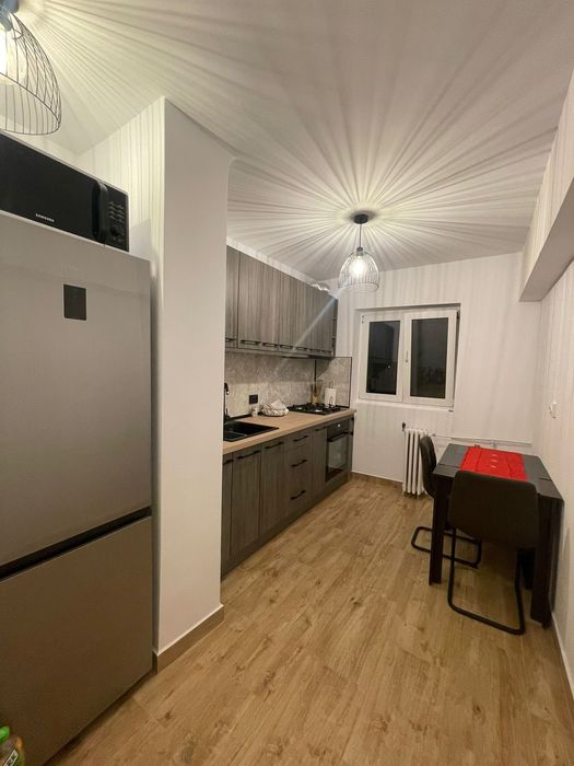 Apartament 4 camere, etaj 4/4, Malu roșu