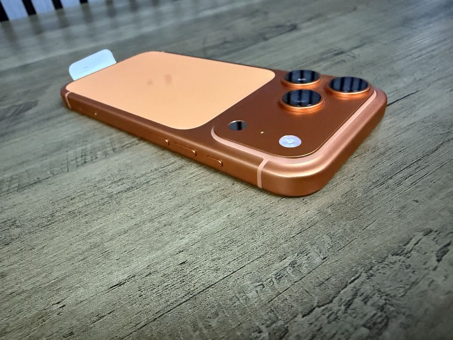 Apple Iphone 17 Pro , Portocaliu , 256GB ,Nou neactivat , Garantie 1an