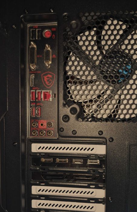 Компютър за игри/Intel Core i7-8700/RTX 2060 Super/16GB RAM/SSD