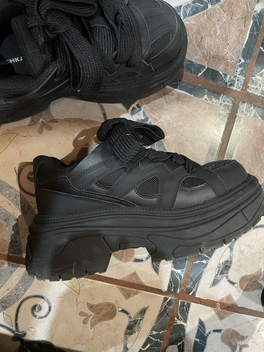 Обувки на брешка