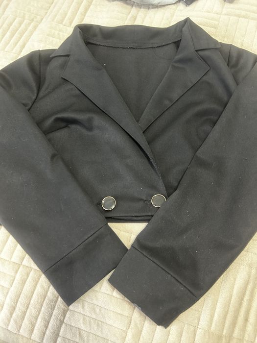 Черный укороченный пиджак