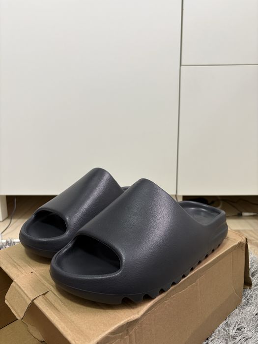 Yeezy slide gri