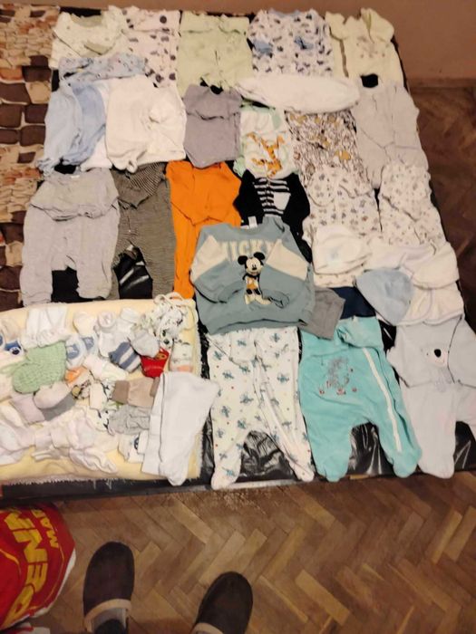 Лот бебешки дрехи 0-6м