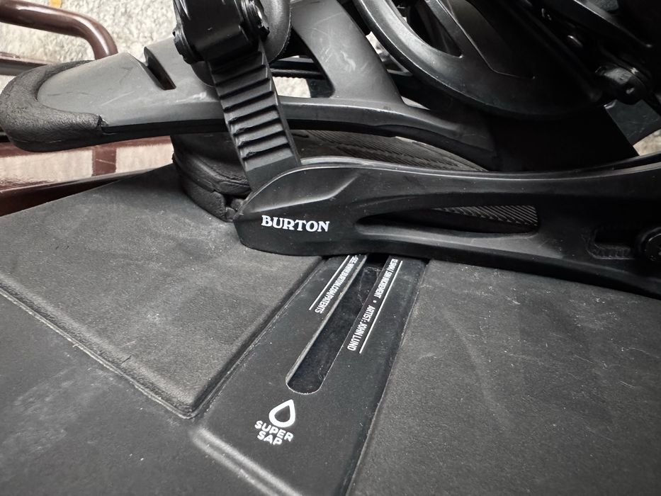 Burton сноуборд с креплениями