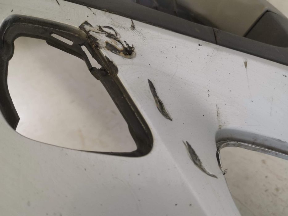 Предна броня с долна решетка BMW X1 F48 Оригинална Авариана BMW X1 F48
