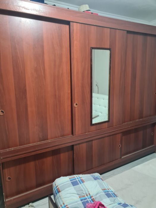 Продам шкаф коричневый