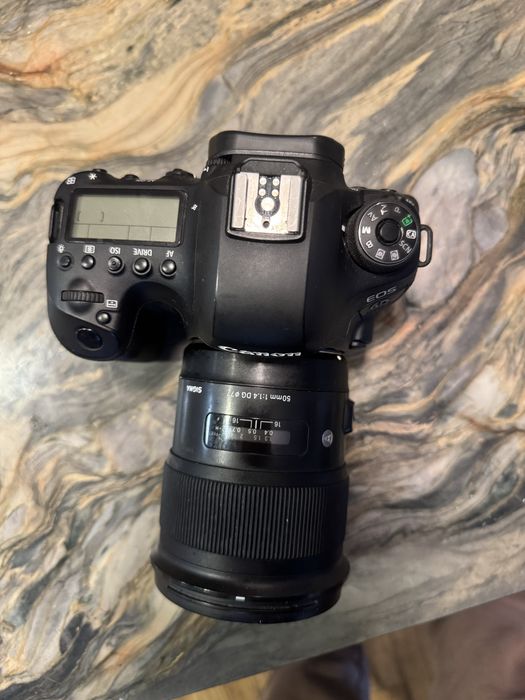 Canon 6D Mark II + Sigma Art 50mm f1.4