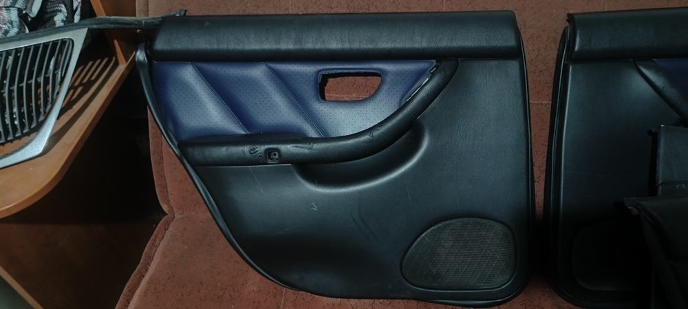 Дверные карты Subaru