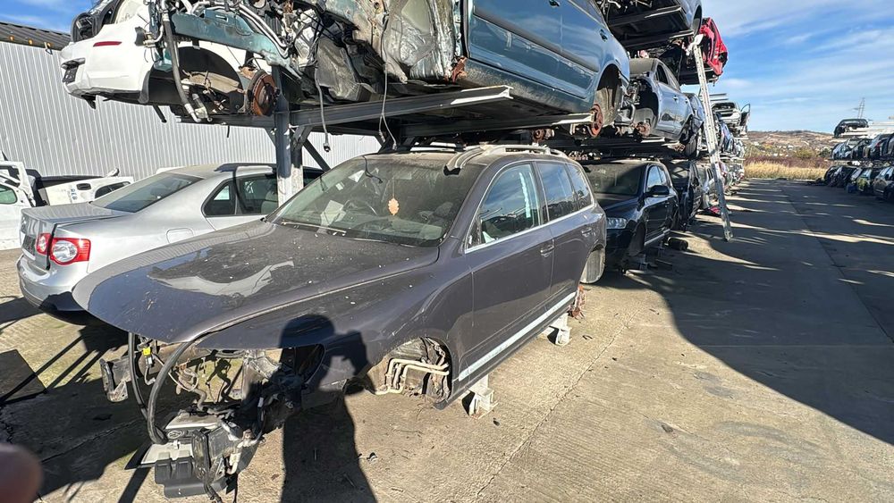 Aripa Fata Stanga / Dreapta VW Touareg Din 2010