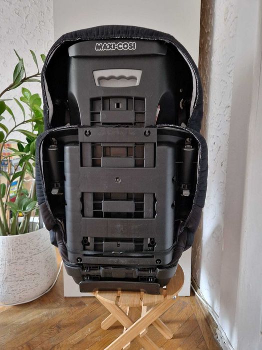 Scaun auto Maxi Cosi Rodi AirProtect 15-36 kg Total Black