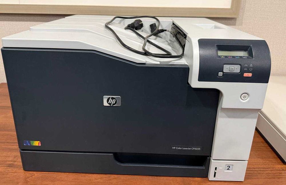 СРОЧНО продается лазерный принтер  hp laserjet cp5225