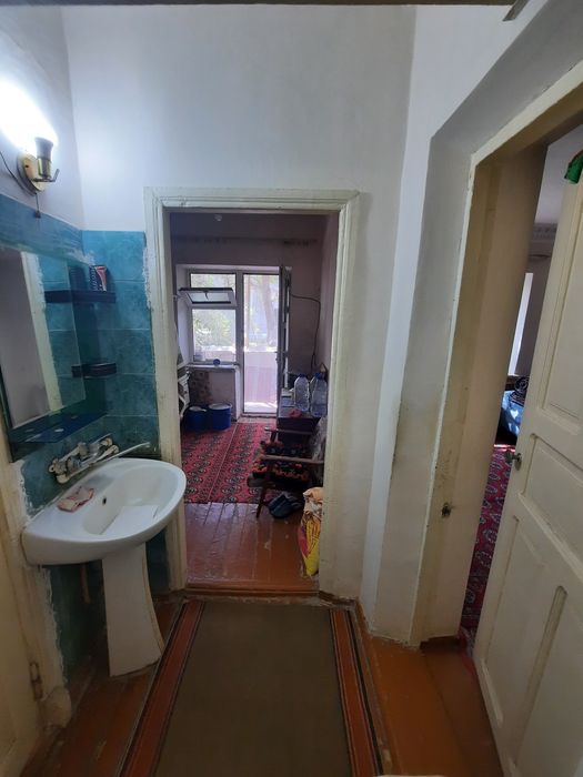 1  Хонали жой сотилади. Гиштдан курилган домда