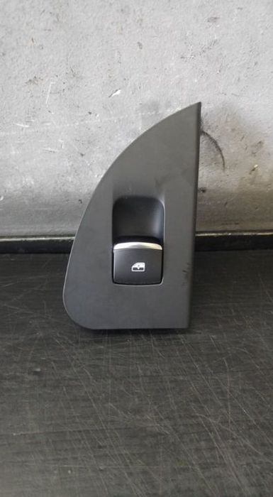 Buton geam electric dreapta spate alfa romeo giulia 952 01561075620