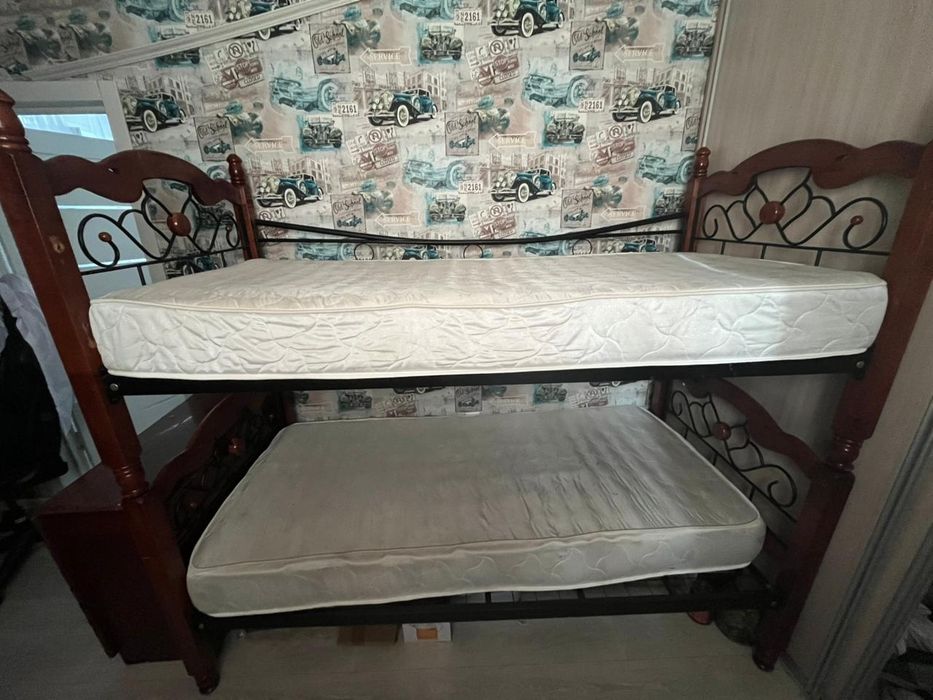 Продам двухъярусную кровать