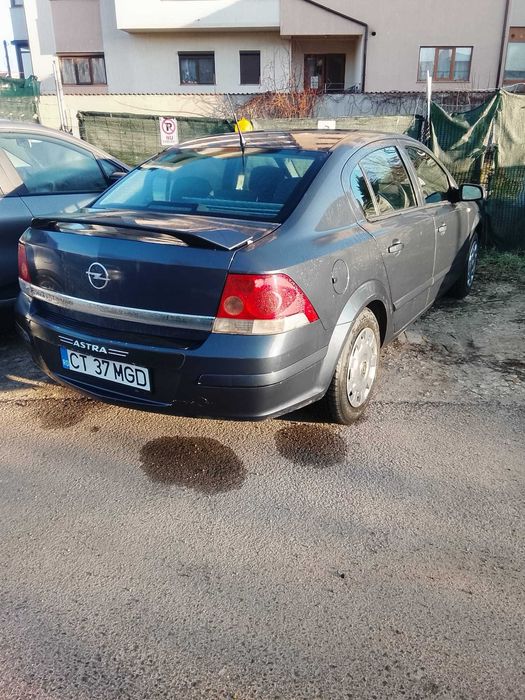 Vand/schimb cu remorca cat. B - Opel astra H berlina