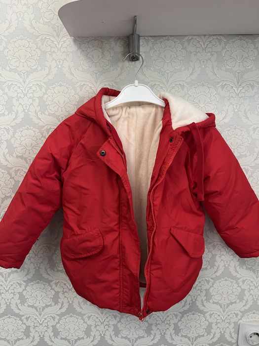 Курточка на девочку 7000тг