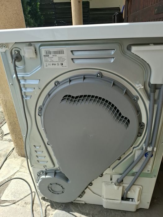 .Uscator de rufe samsung cu pompa de căldură! Uscatoru se vinde ca defect, funcționează dar nu usucă bine.