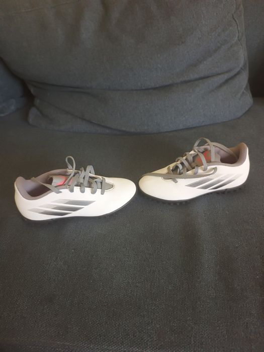 Детски обувки за футбол