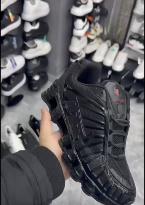 Nike shox white black