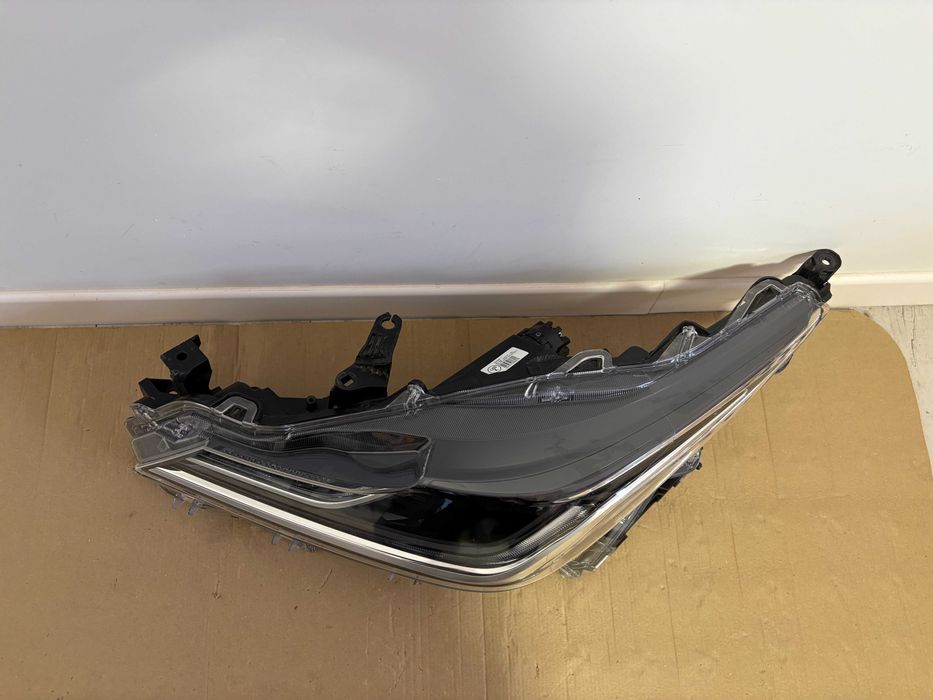 Far stanga full led Toyota Corolla berlina dupa 2018 81150-02T51-00