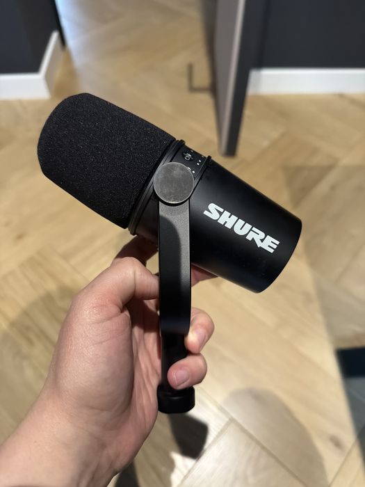 Microfon Shure MV7 Black – profesional podcast / streaming (USB + XLR)