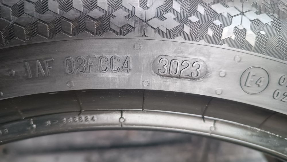 235/45/18 Continental Дот 3023