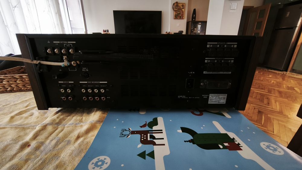 Продавам Sony str v5