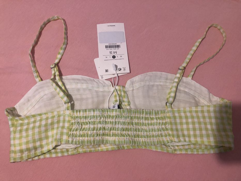 Чисто нов топ Bershka