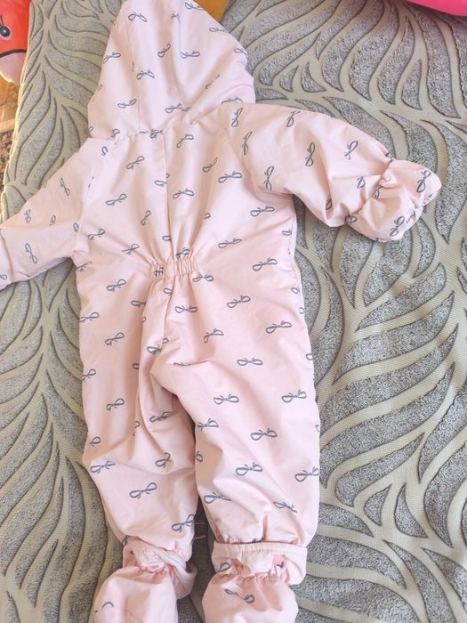 Продам комбинезон для девочки весна-осень